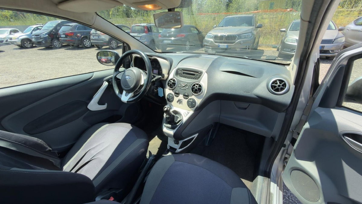 Ford Ka 1.2 8V 69CV Titanium (6)