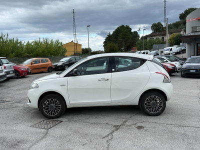 Lancia Ypsilon 0.9 TwinAir 85 CV 5 porte Metano Ecochic Gold (2)