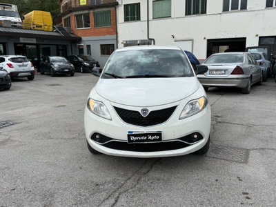 Lancia Ypsilon 0.9 TwinAir 85 CV 5 porte Metano Ecochic Gold (8)