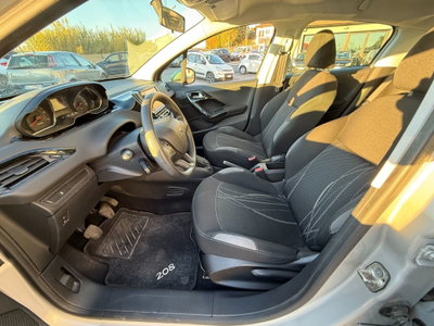 Peugeot 208 HDi 68 CV 5 porte Allure (10)