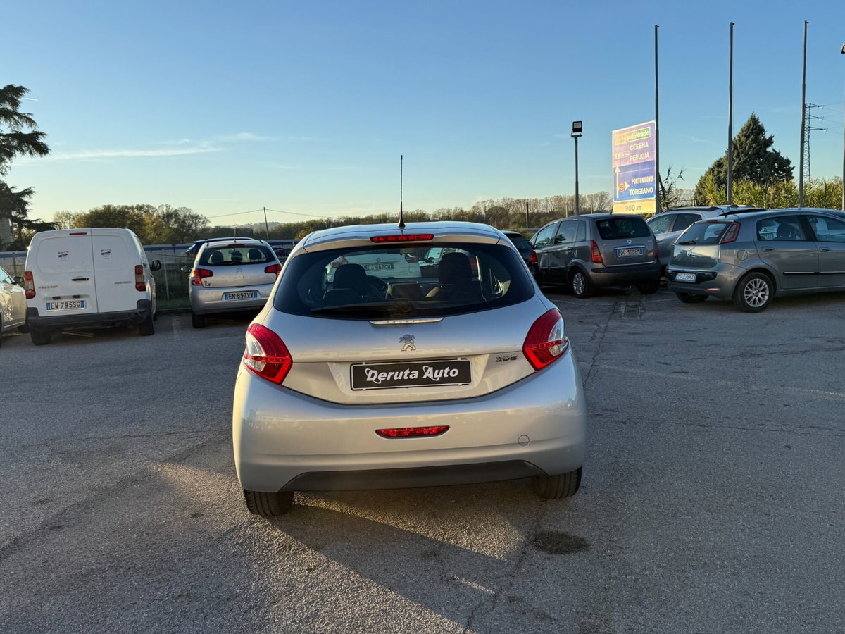 Peugeot 208 HDi 68 CV 5 porte Allure (4)