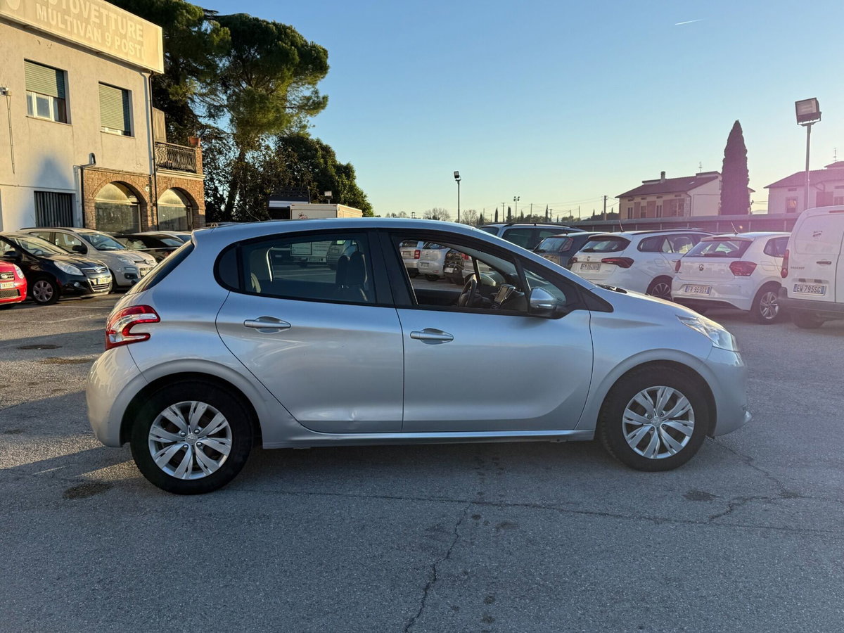 Peugeot 208 HDi 68 CV 5 porte Allure (6)