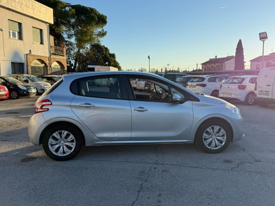 Peugeot 208 HDi 68 CV 5 porte Allure (6)