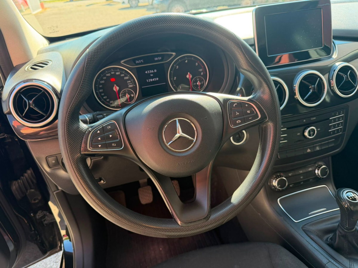 Mercedes-Benz Classe B 180 d Executive (8)