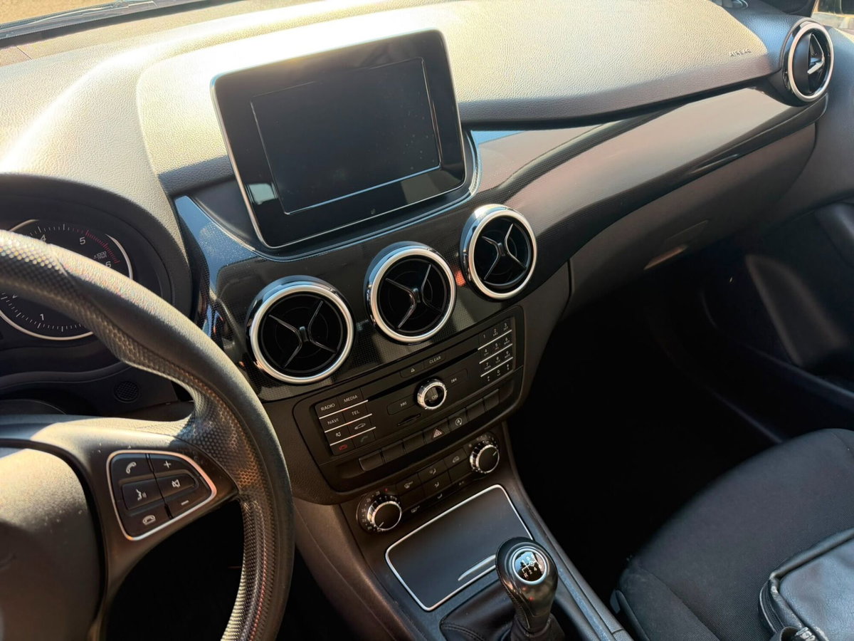 Mercedes-Benz Classe B 180 d Executive (9)