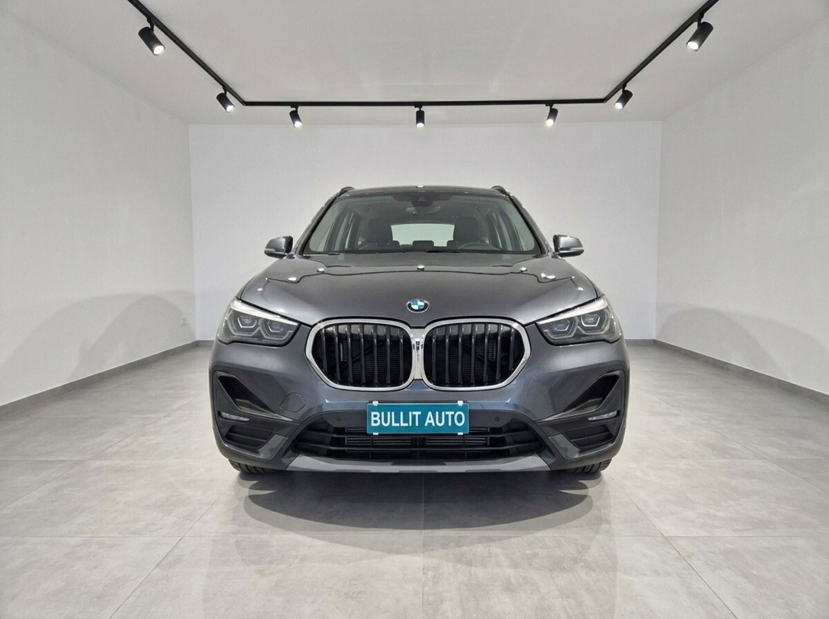 BMW X1 sDrive18d Business Advantage (2)
