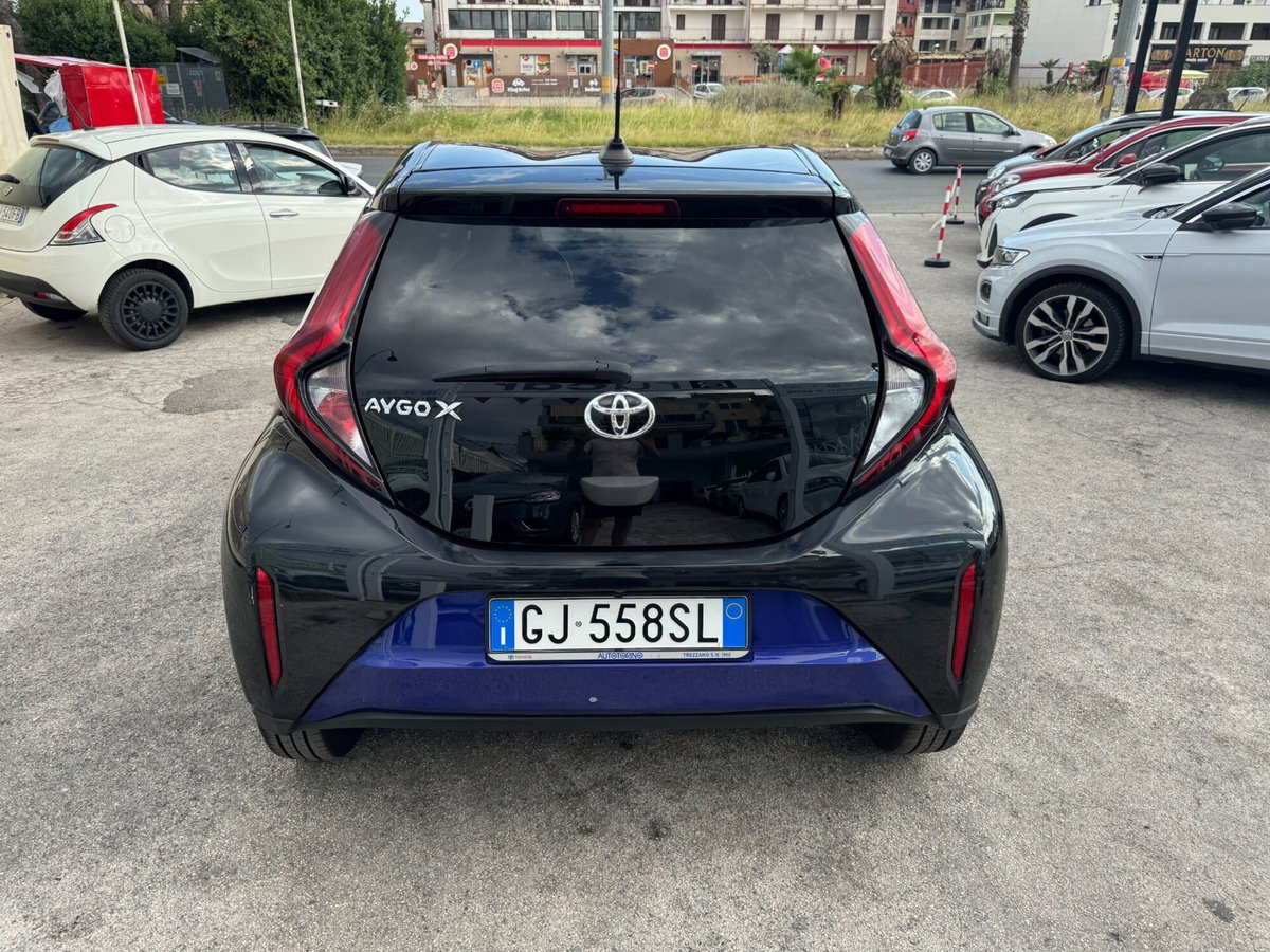 Toyota Aygo X 1.0 VVT-i 72 CV 5 porte Limited Air (4)