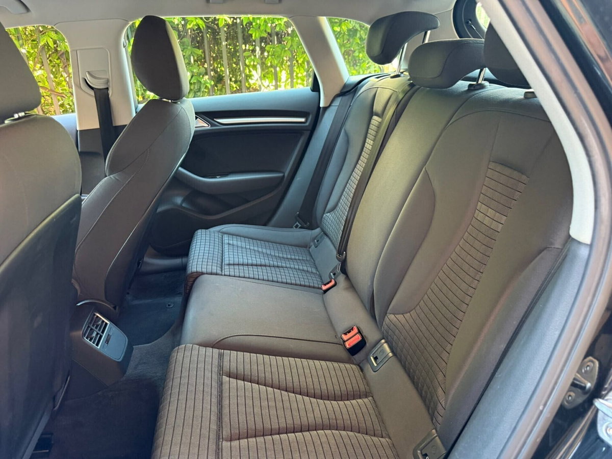Audi A3 Sportback 1.6 TDI clean diesel Admired (9)
