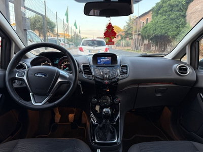 Ford Fiesta 1.5 TDCi 75CV 5 porte Black & White Edition (5)