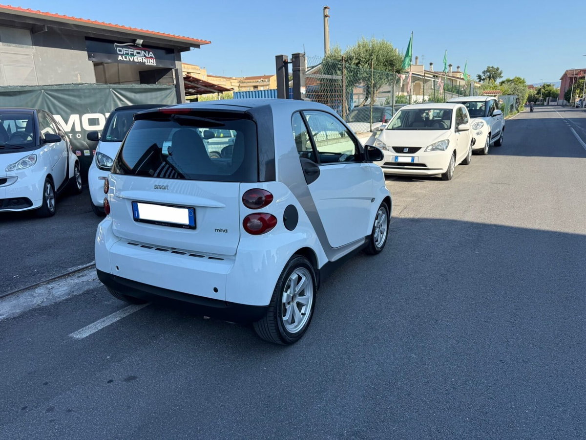 smart Fortwo 1000 52 kW MHD coupé pulse (2)