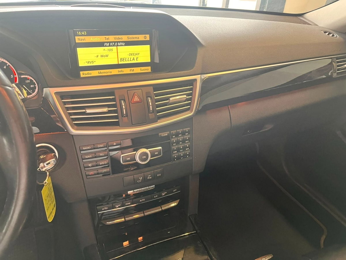 Mercedes-Benz Classe E 250 CDI BlueEFFICIENCY Avantgarde (8)