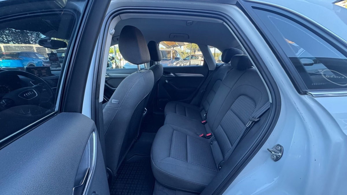 Audi Q3 2.0 TDI 150 CV quattro Sport (15)