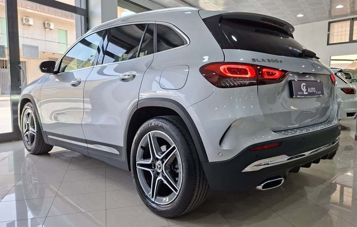 Mercedes-Benz GLA SUV 200 d Automatic Premium (3)