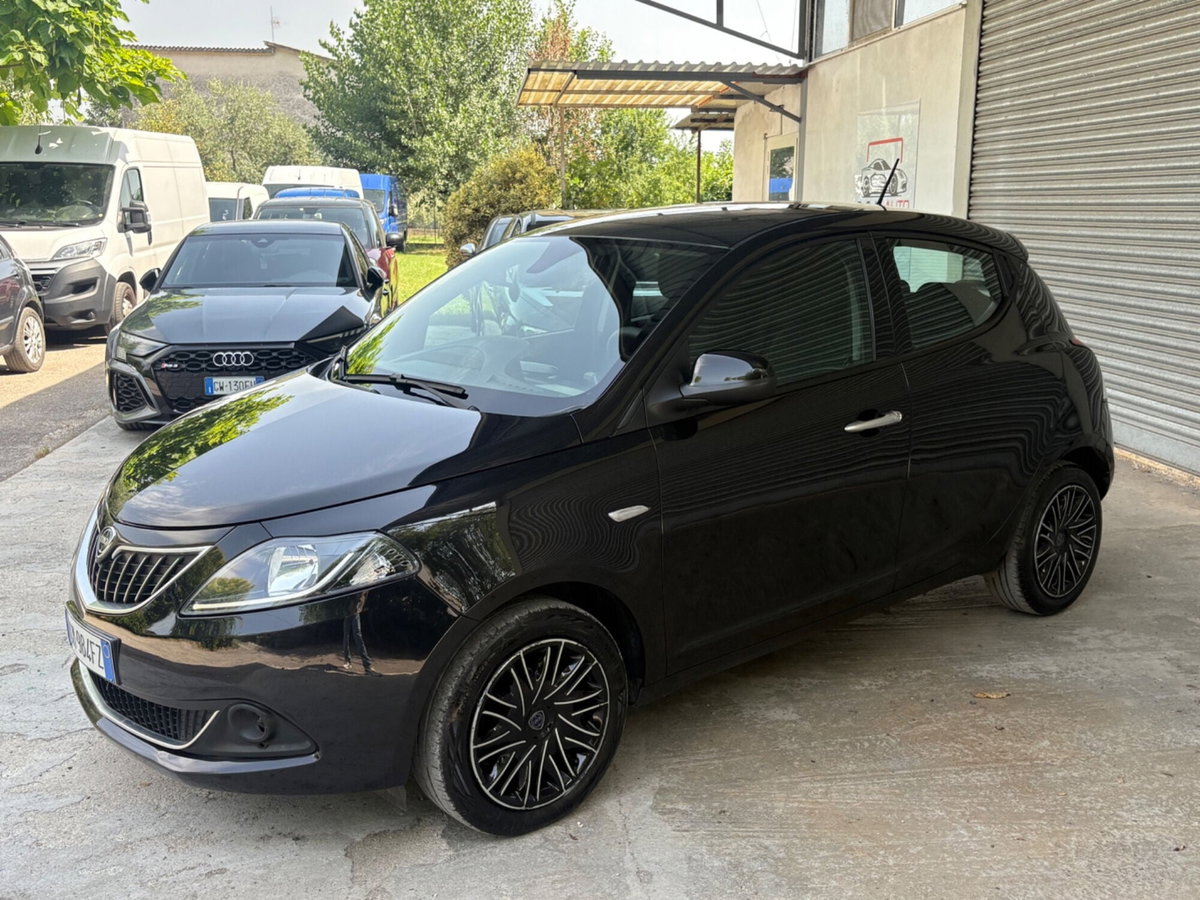 Lancia Ypsilon 1.0 FireFly 5 porte S&S Hybrid Ecochic UnYca (2)