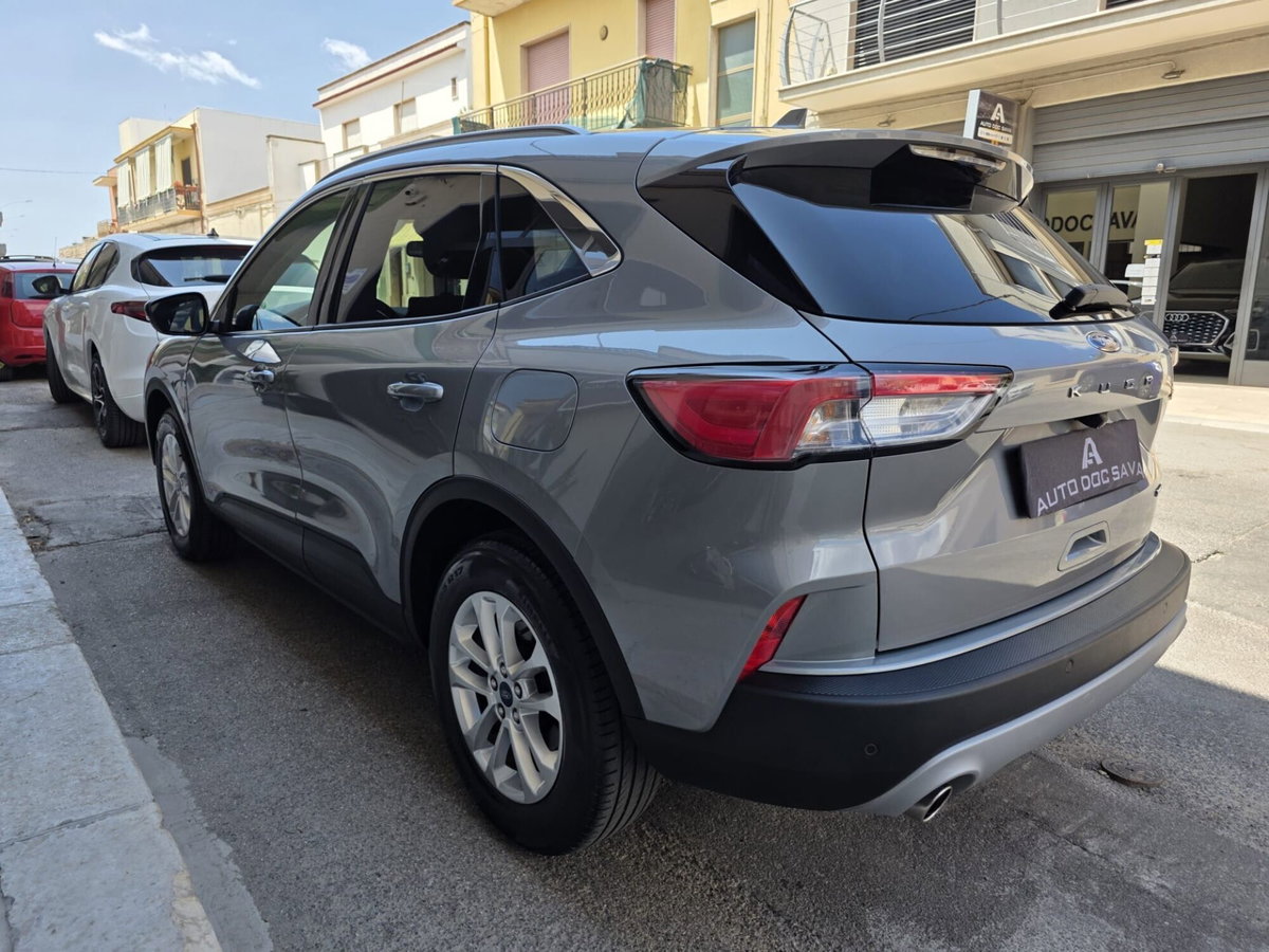 Ford Kuga 2.0 EcoBlue Hybrid 150 CV 2WD Titanium (4)