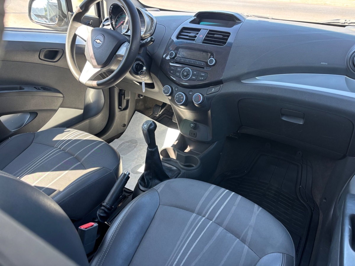 Chevrolet Spark 1.0 LS (11)
