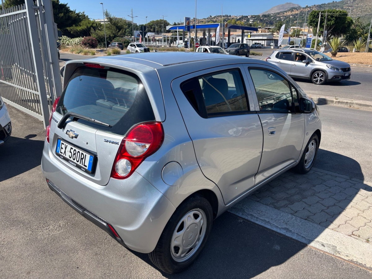 Chevrolet Spark 1.0 LS (6)