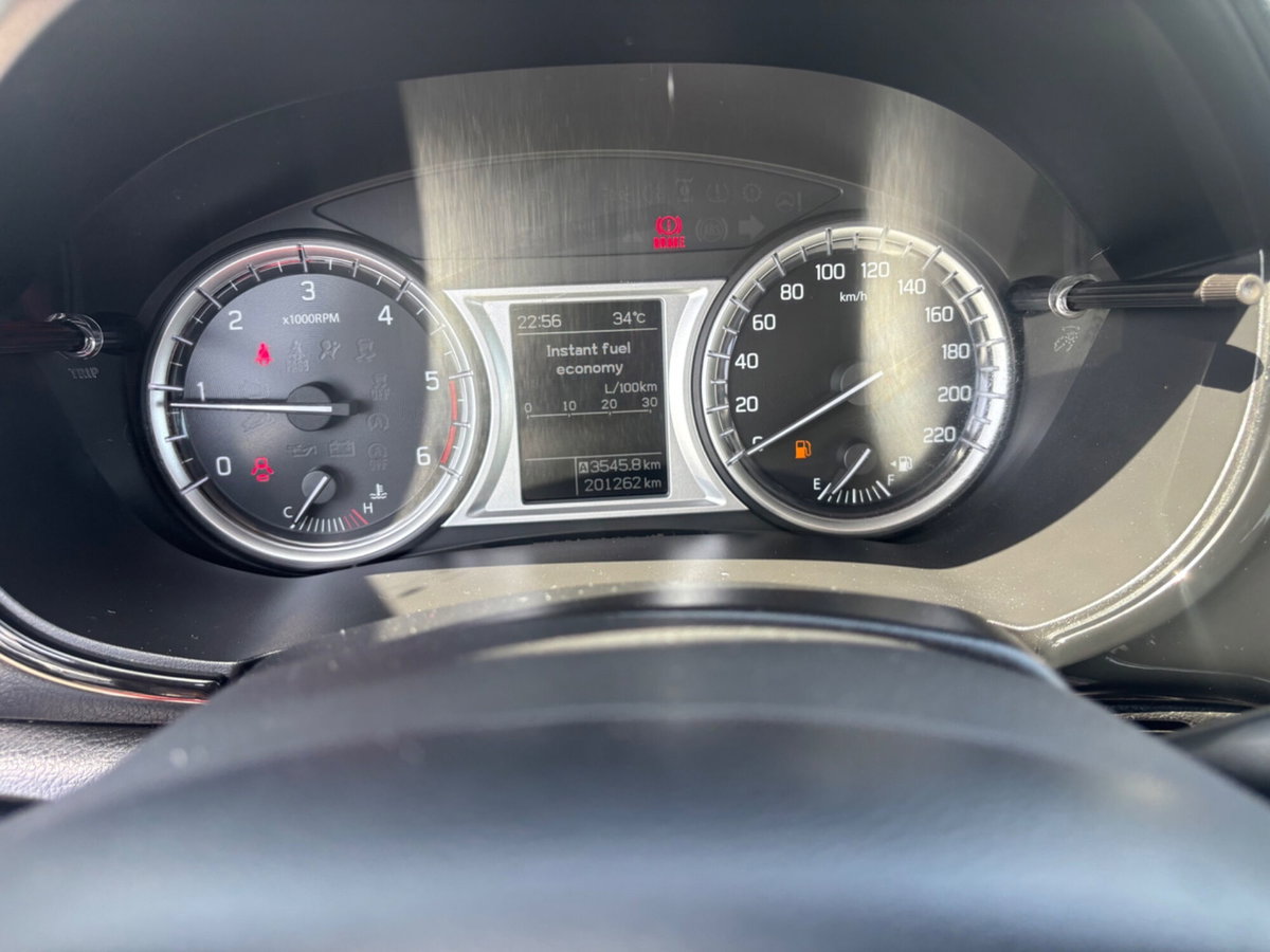 Suzuki Vitara 1.6 DDiS V-Top (18)