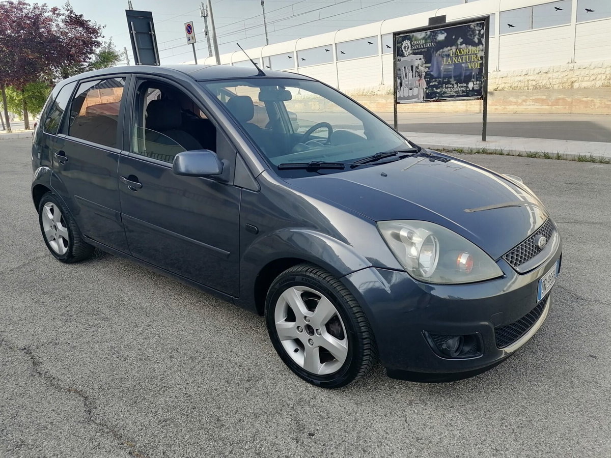 Ford Fiesta 1.4 TDCi 5p. Ghia (3)