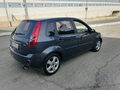 Ford Fiesta 1.4 TDCi 5p. Ghia (4)