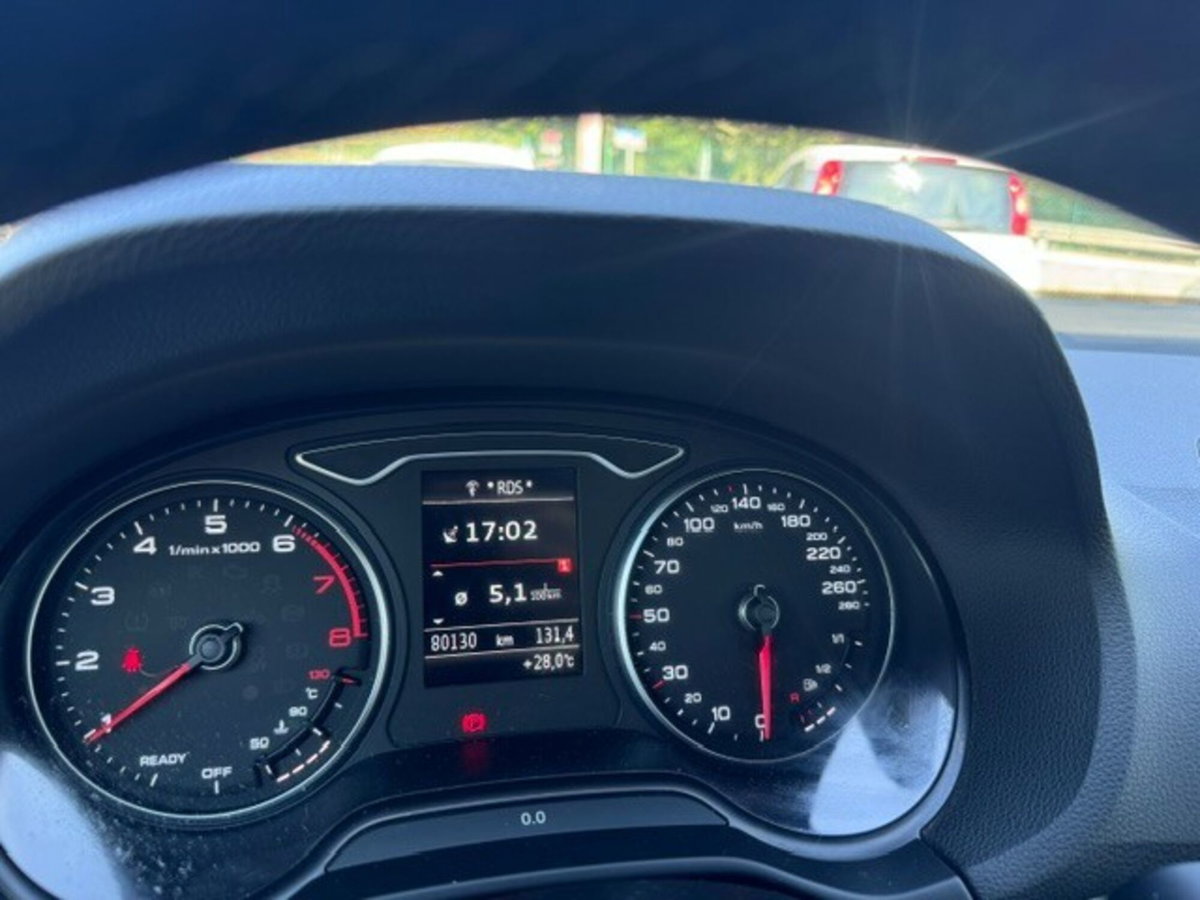 Audi Q2 Q2 30 TFSI Identity Black (13)