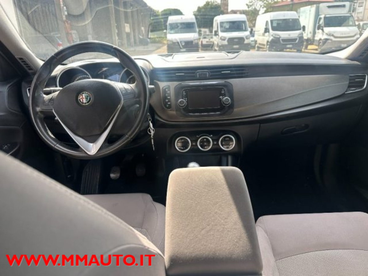 Alfa Romeo Giulietta 1.6 JTDm-2 Distinctive (7)