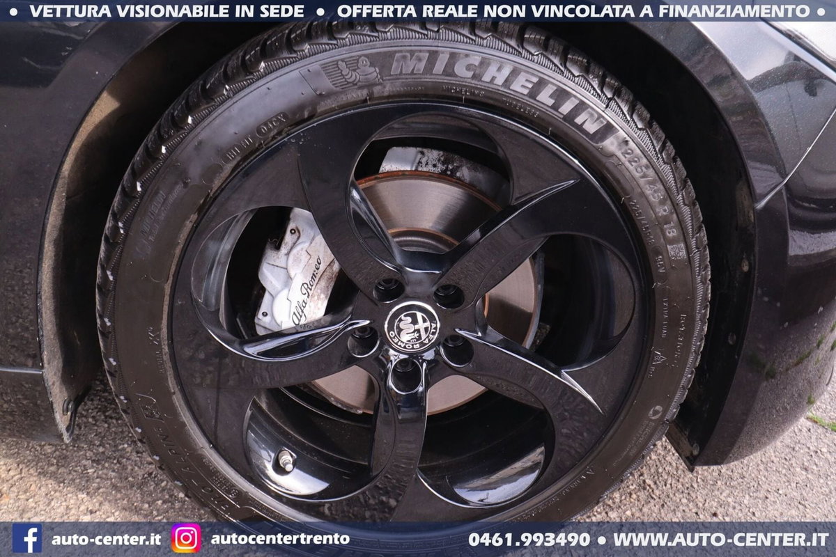 Alfa Romeo Giulia 2.0 Turbo 200 CV AT8 (9)