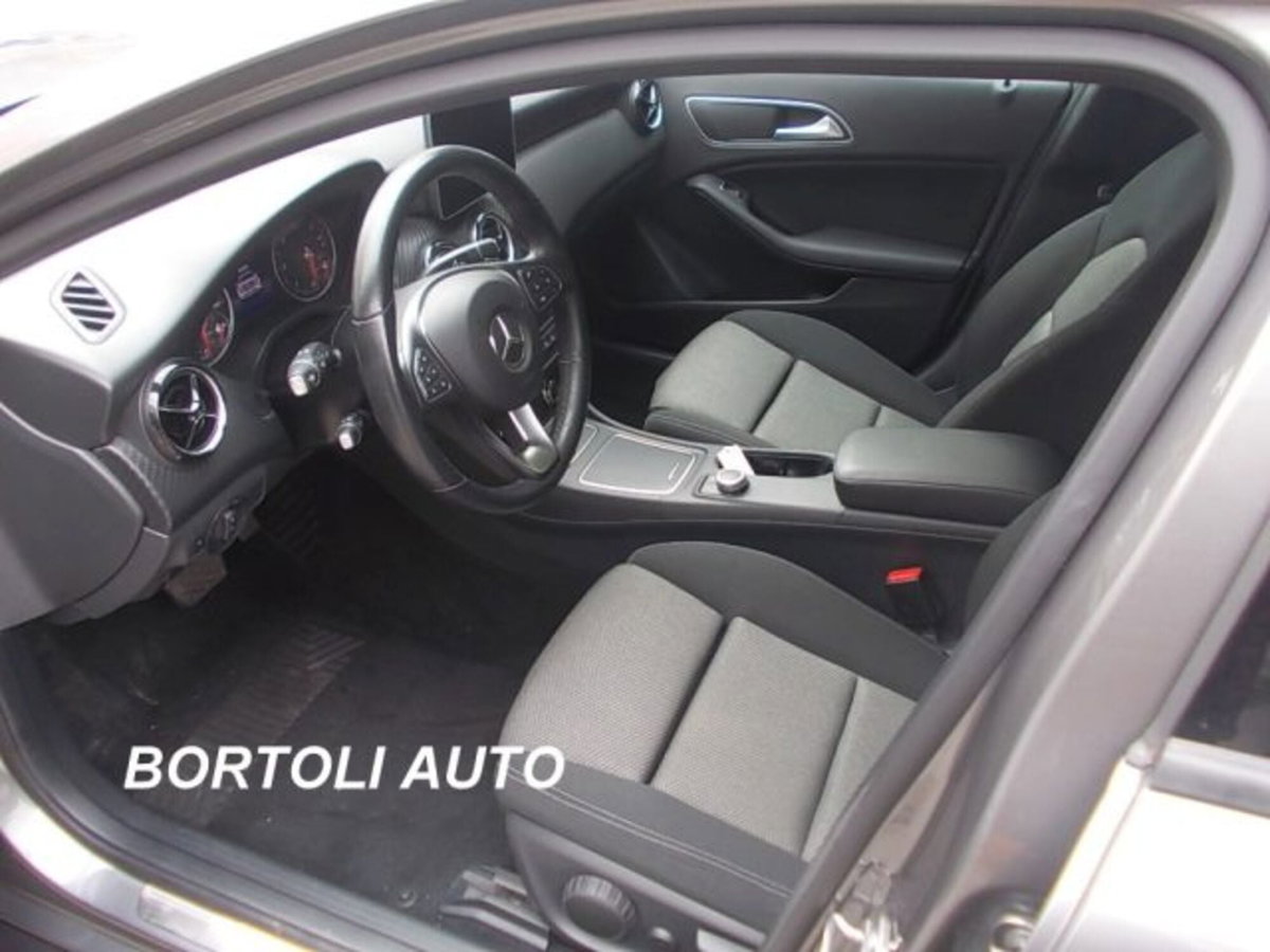 Mercedes-Benz GLA SUV 200 d Business (8)