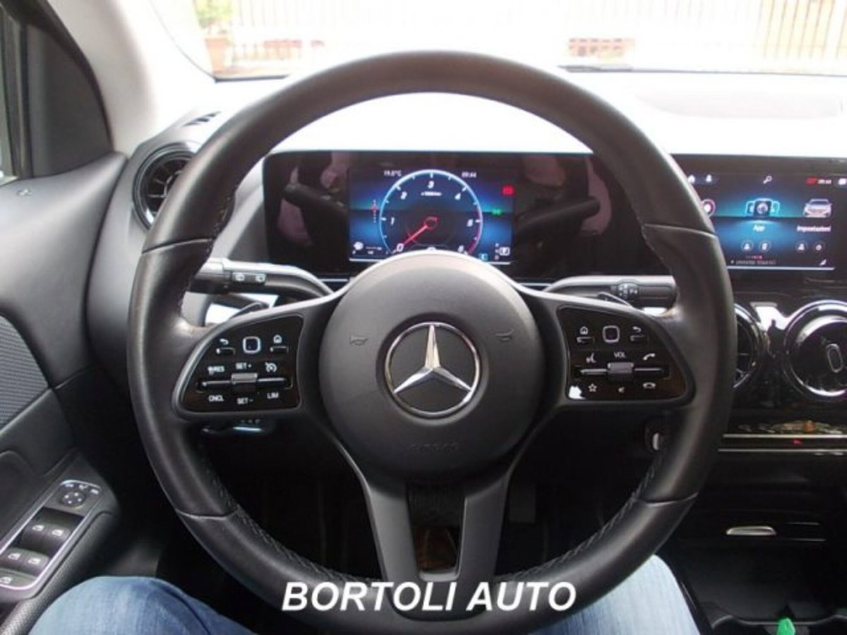 Mercedes-Benz GLA SUV 200 d Business Extra auto (11)