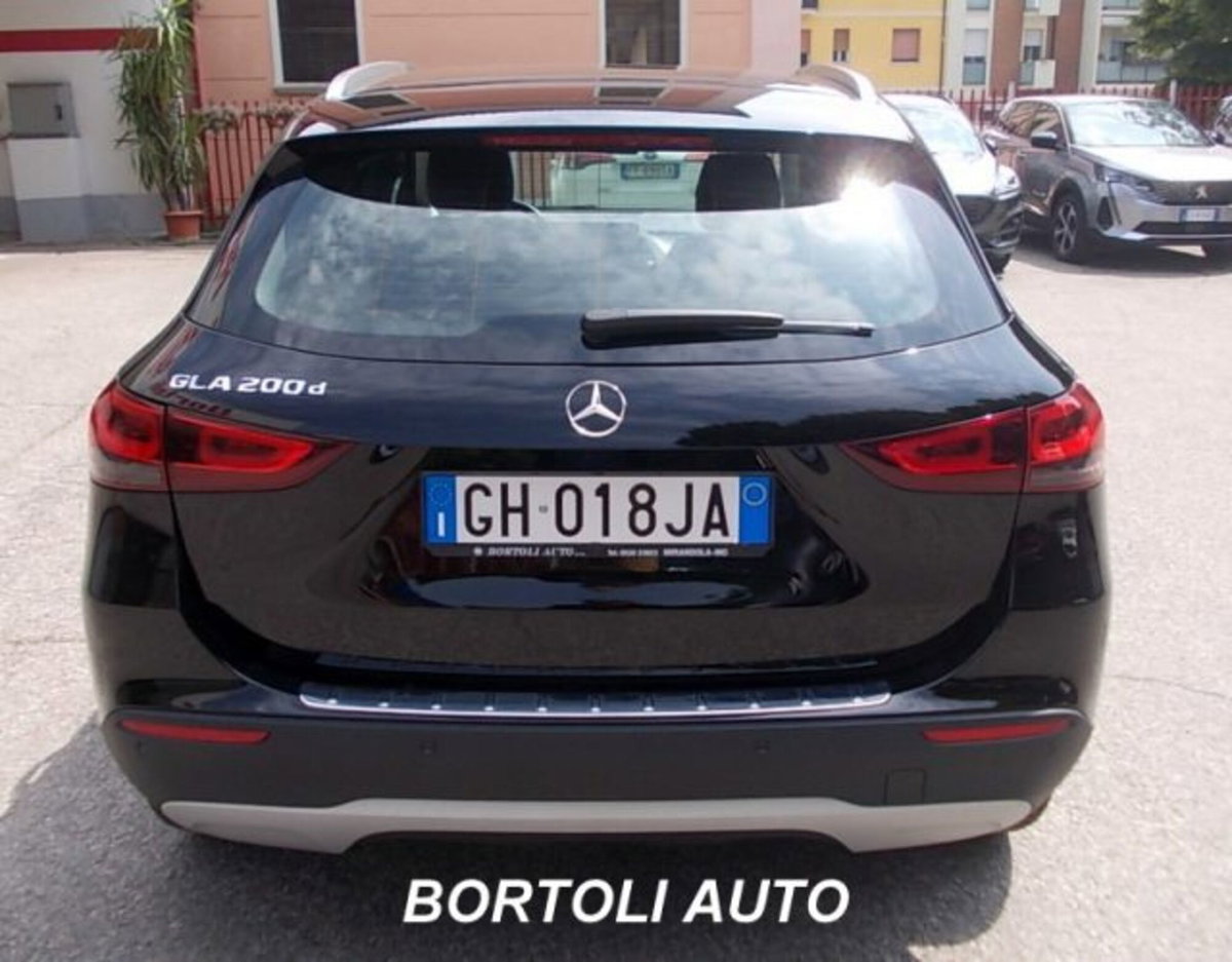 Mercedes-Benz GLA SUV 200 d Business Extra auto (4)