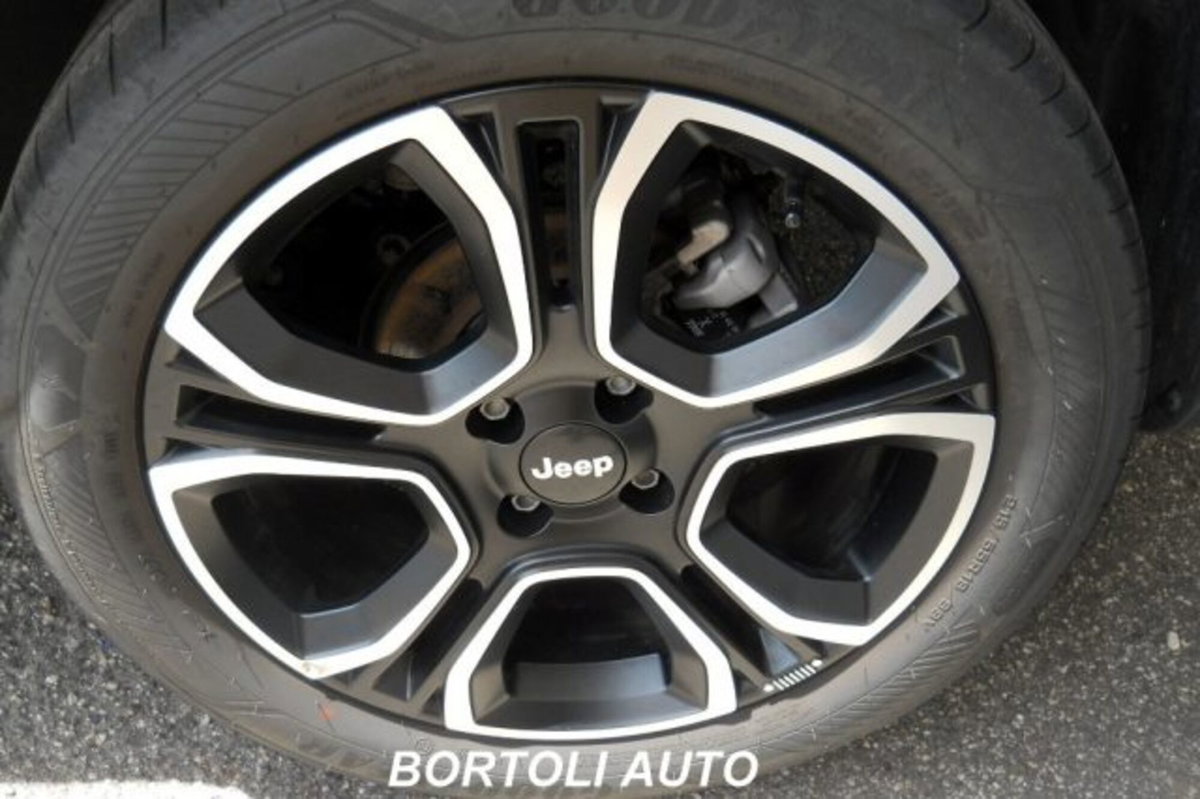 Jeep Avenger 1.2 turbo Summit fwd 100cv (11)