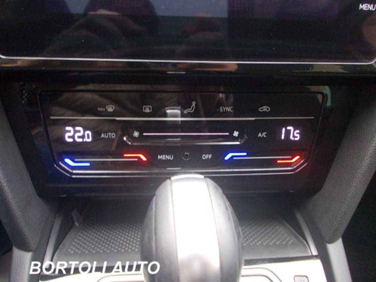 Volkswagen Tiguan 2.0 TDI 150 CV SCR DSG 4MOTION Life (12)