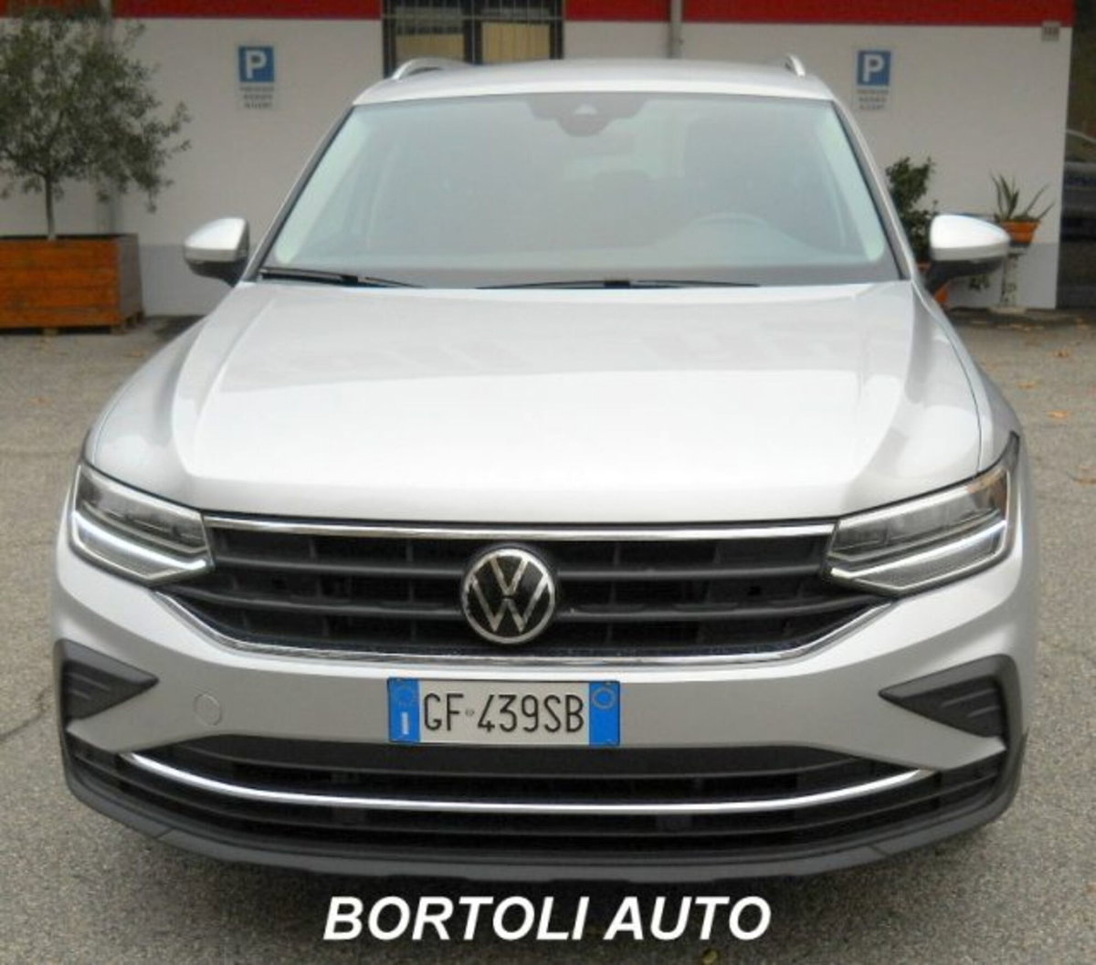 Volkswagen Tiguan 2.0 TDI 150 CV SCR DSG 4MOTION Life (2)