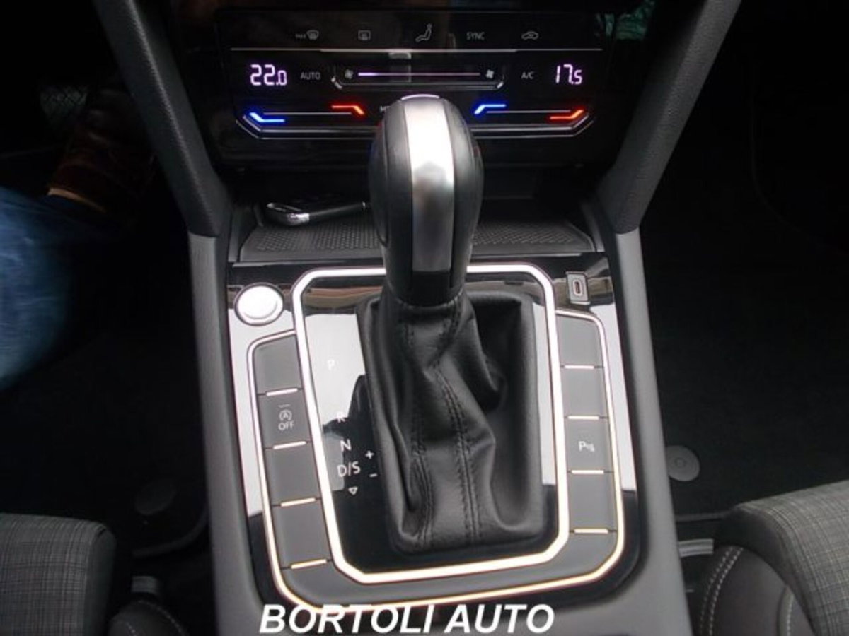 Volkswagen Tiguan 2.0 TDI 150 CV SCR DSG 4MOTION Life (6)