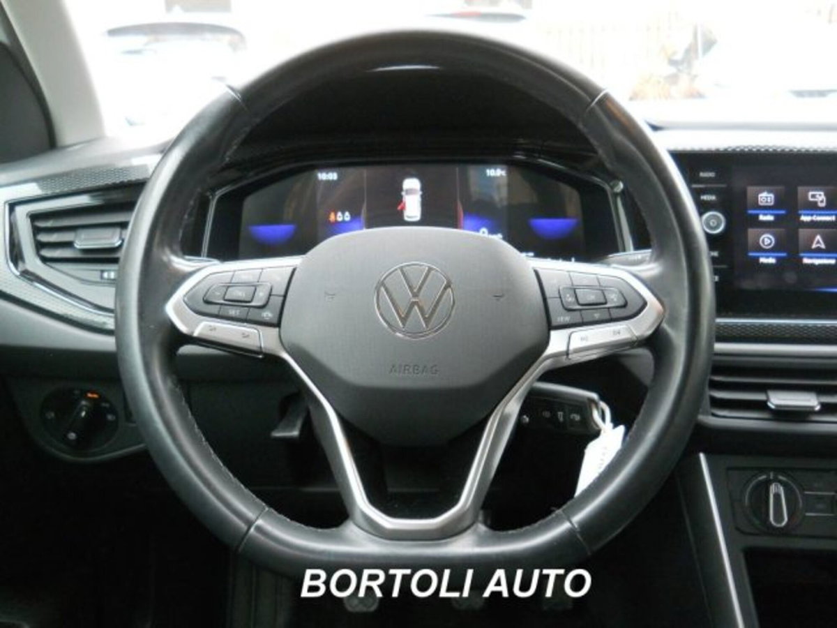 Volkswagen Polo 1.0 tsi Life 95cv (10)