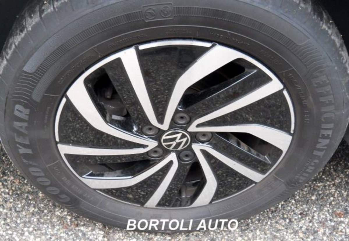 Volkswagen Polo 1.0 tsi Life 95cv (11)