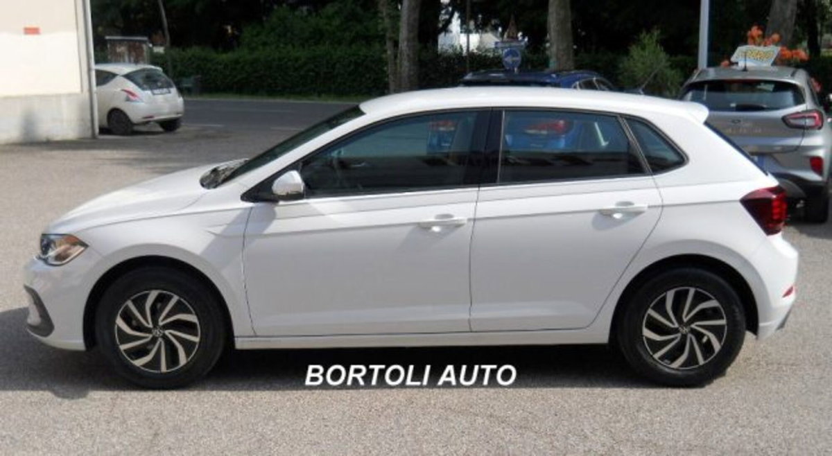 Volkswagen Polo 1.0 tsi Life 95cv (3)