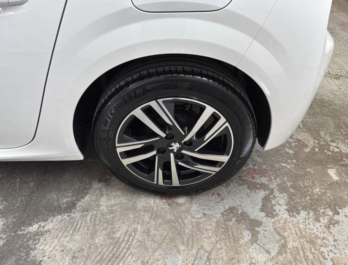 Peugeot 208 PureTech 100 Stop&Start EAT8 5 porte Active Pack (9)