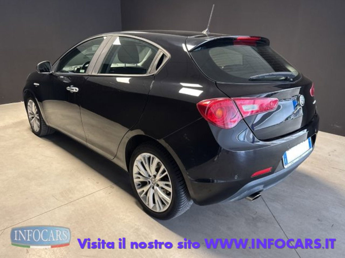 Alfa Romeo Giulietta 1.6 JTDm Super 120cv (2)