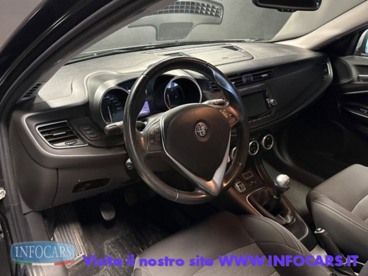 Alfa Romeo Giulietta 1.6 JTDm Super 120cv (9)