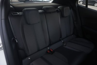 Peugeot 2008 PureTech 130 S&S EAT8 GT Pack (12)