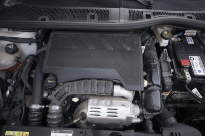 Peugeot 2008 PureTech 130 S&S EAT8 GT Pack (19)