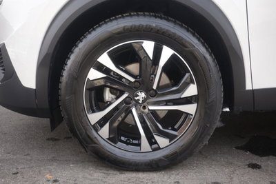 Peugeot 2008 PureTech 130 S&S EAT8 GT Pack (5)
