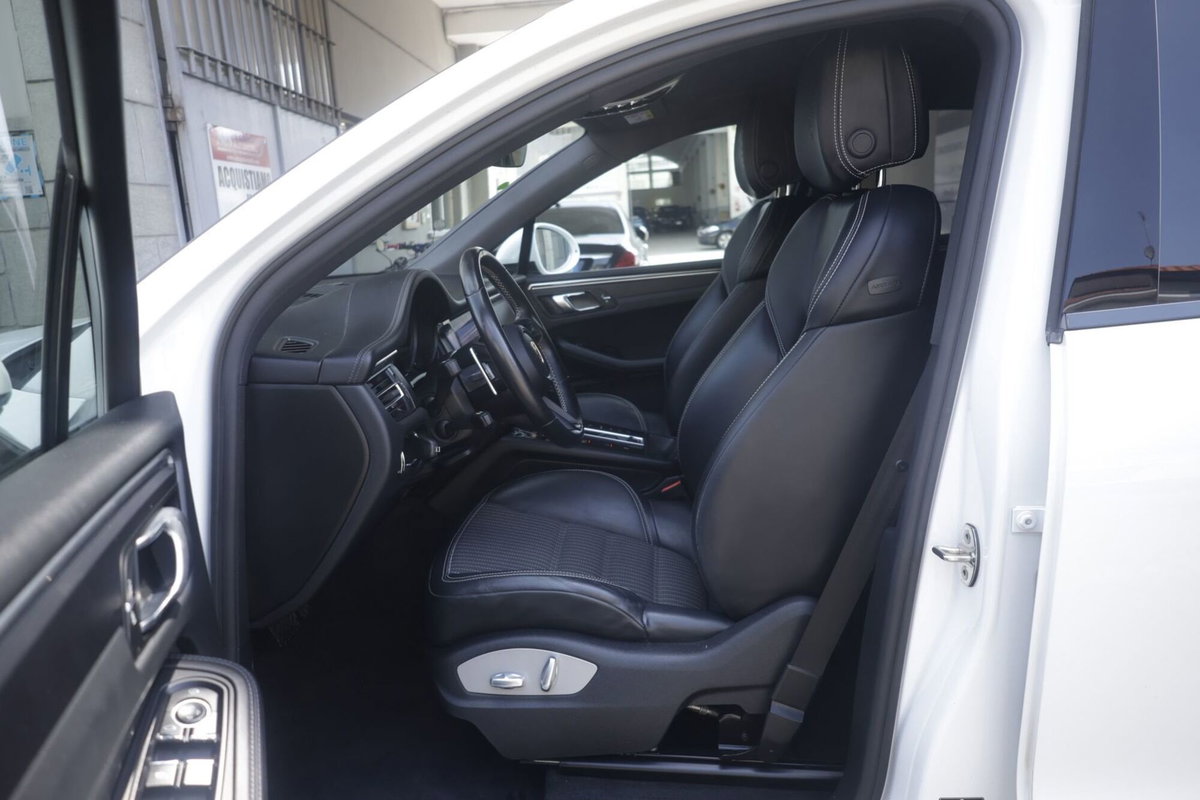 Porsche Macan 2.0 T 265cv pdk (18)