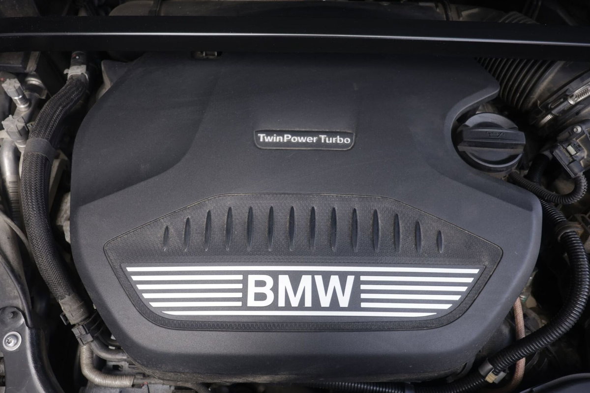 BMW X1 sDrive 18d xLine (18)