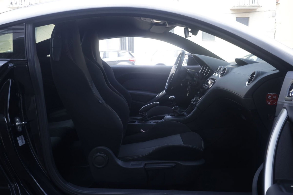 Peugeot RCZ 1.6 THP 156CV (13)