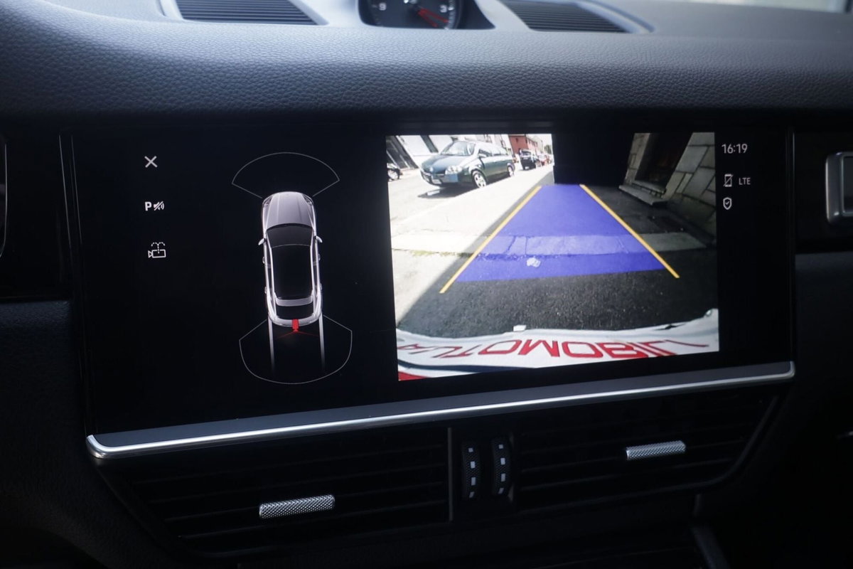Porsche Cayenne 3.0 V6 Platinum Edition (10)