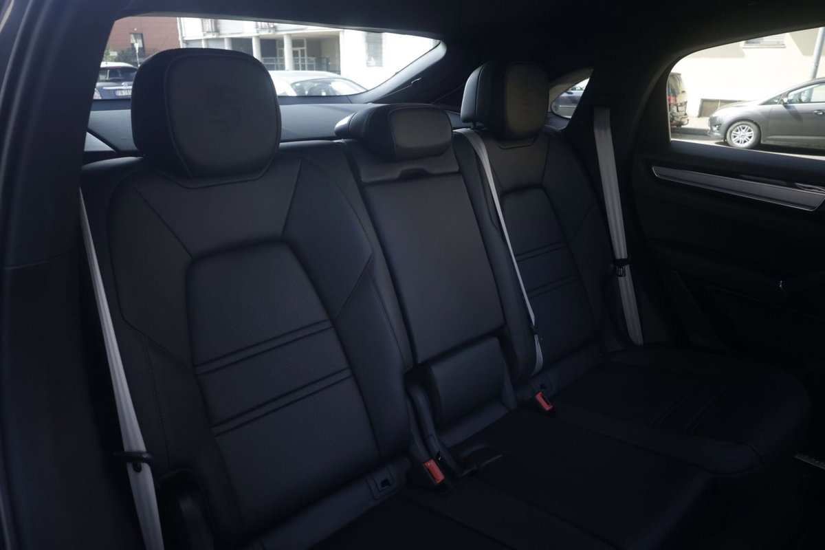 Porsche Cayenne 3.0 V6 Platinum Edition (15)