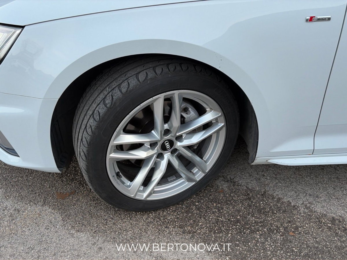 Audi A4 Avant 40 TDI quattro S tronic Business Sport (8)