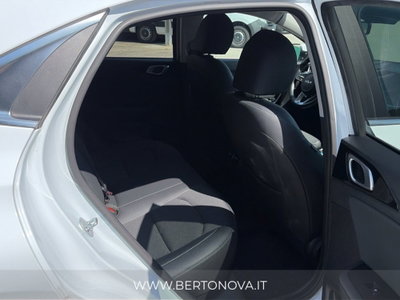 Kia XCeed 1.6 crdi mhev Business 136cv dct (9)